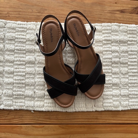 Style & Co wedges Size 10 NWOT - Picture 1 of 9